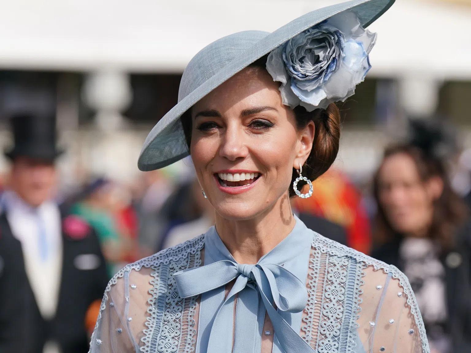 Истинската кралица: Кейт Мидълтън се появи зашеметяваща на парти след коронацията (снимки)