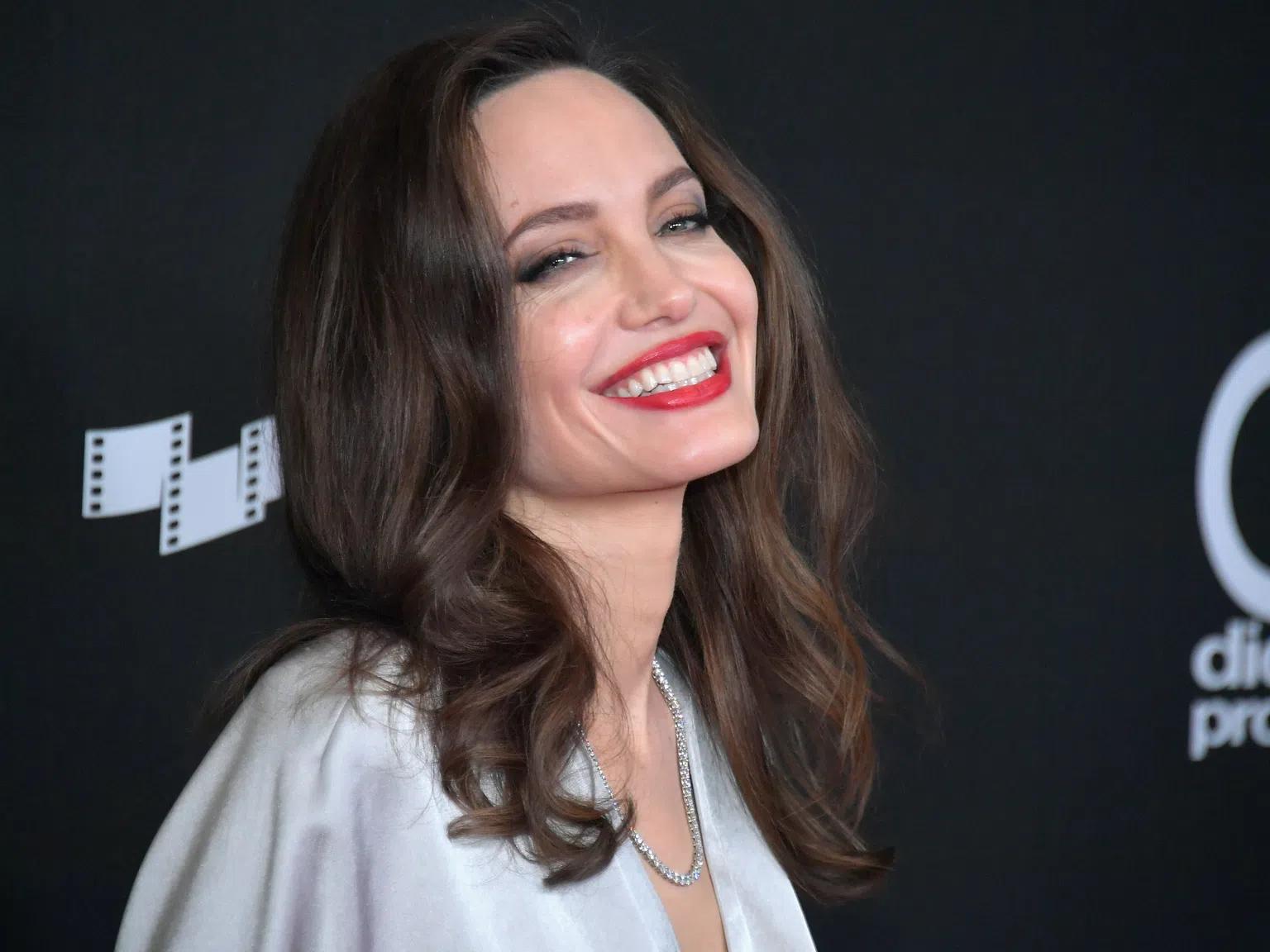 Анджелина Джоли ще си сътрудничи с модна къща Chloe