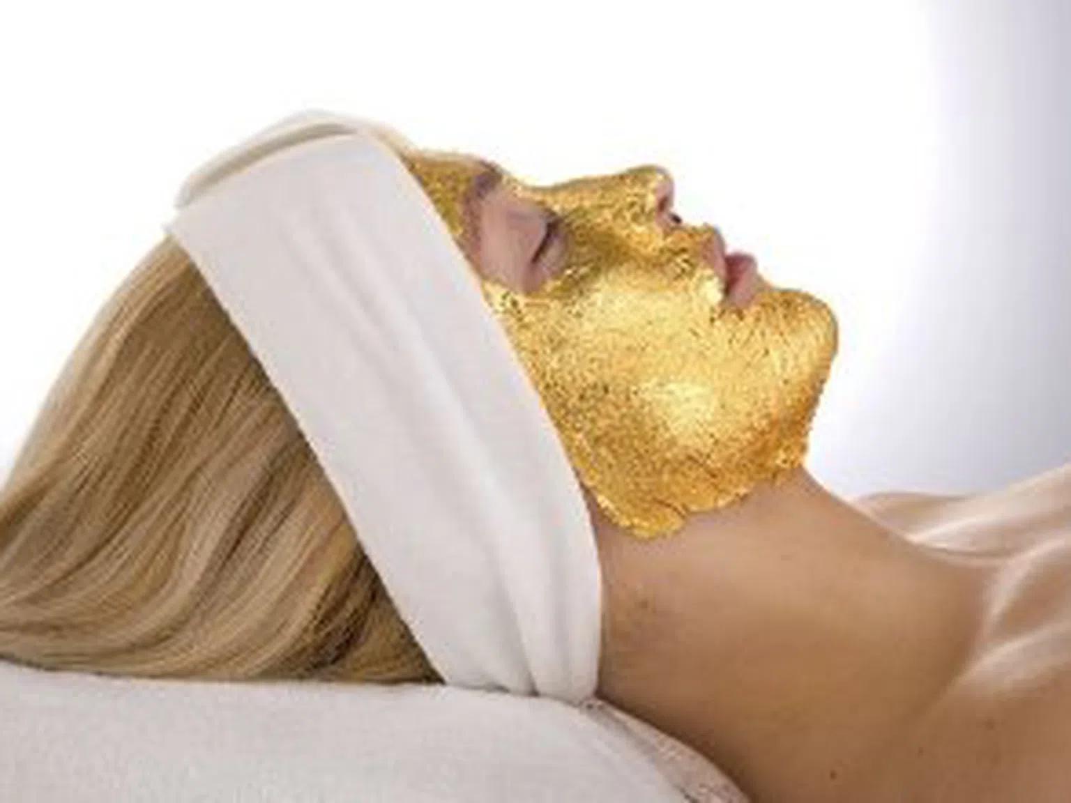 Екстравагантна красота или мит: маска със злато