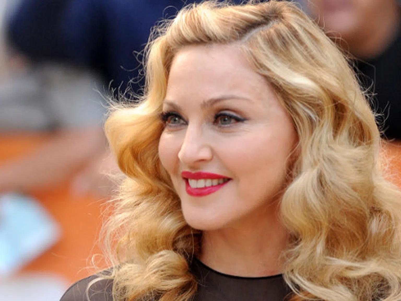 Пластични хирурзи сравниха лицето на Мадона с възглавница