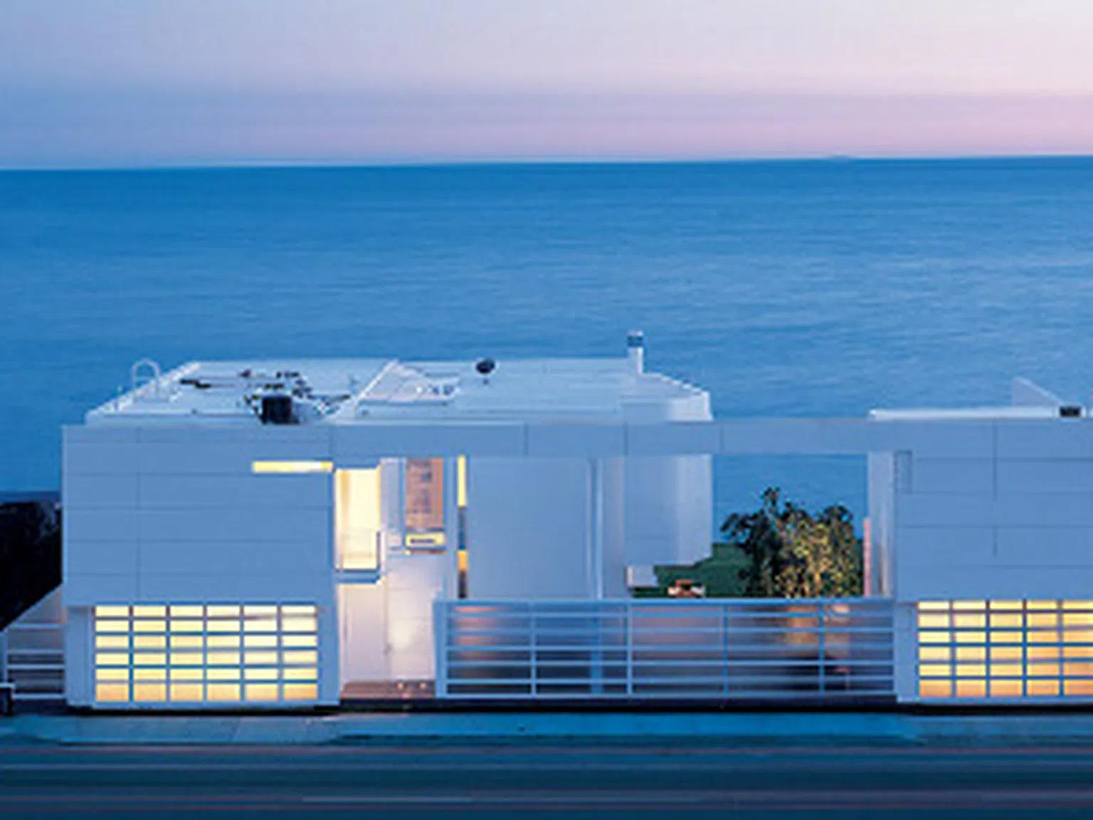 Къщи от бъдещето: Бяла морска резиденция