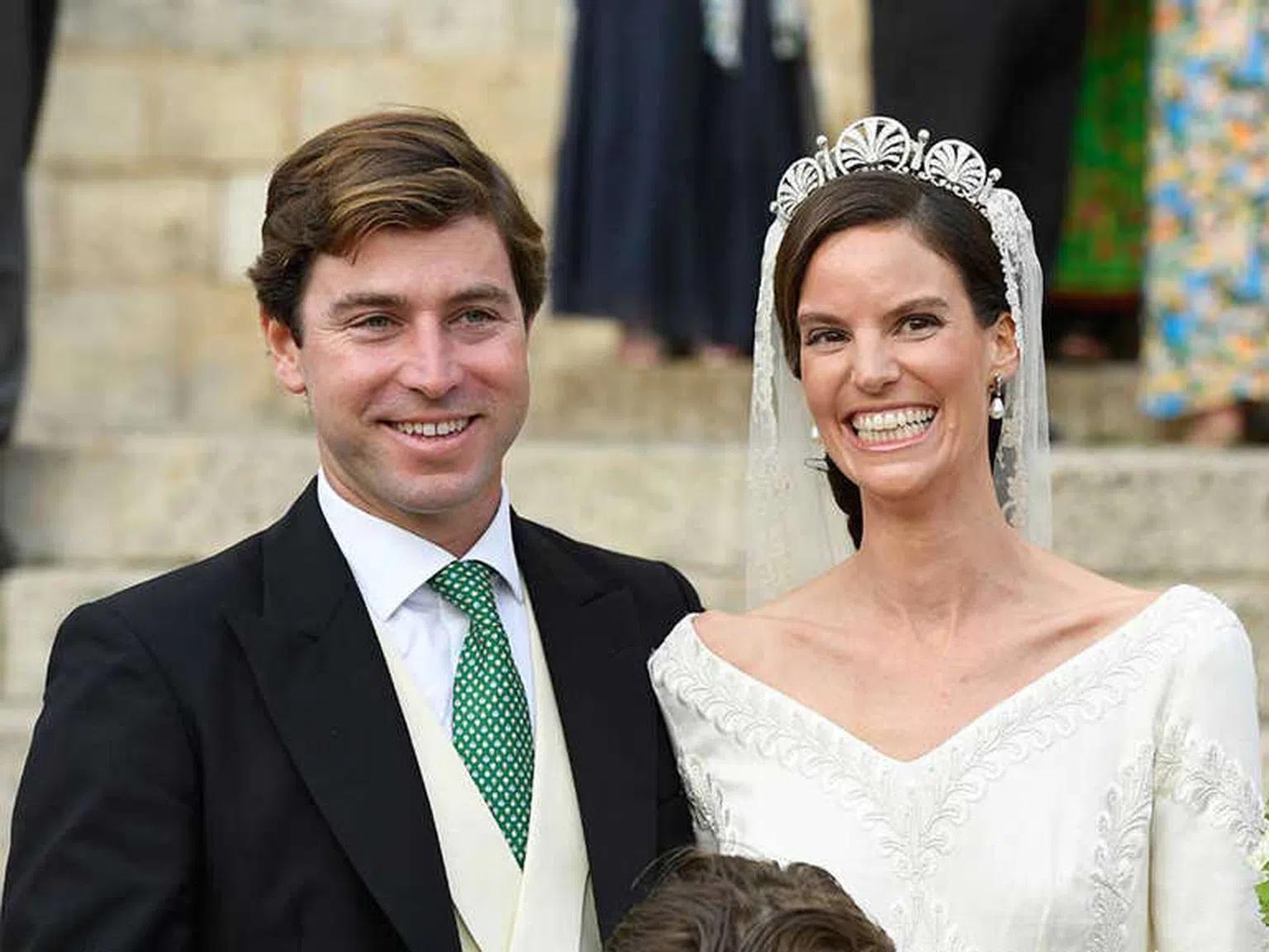 Принцесата на Лихтенщайн се омъжи в приказна рокля с 10-метров шлейф