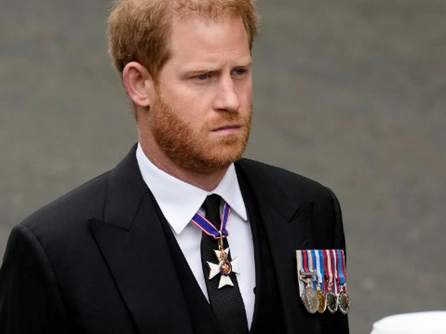 Бабо, може ли да се оженя за Меган: Или как принц Хари се сблъска с жестокия хумор на кралица Елизабет II