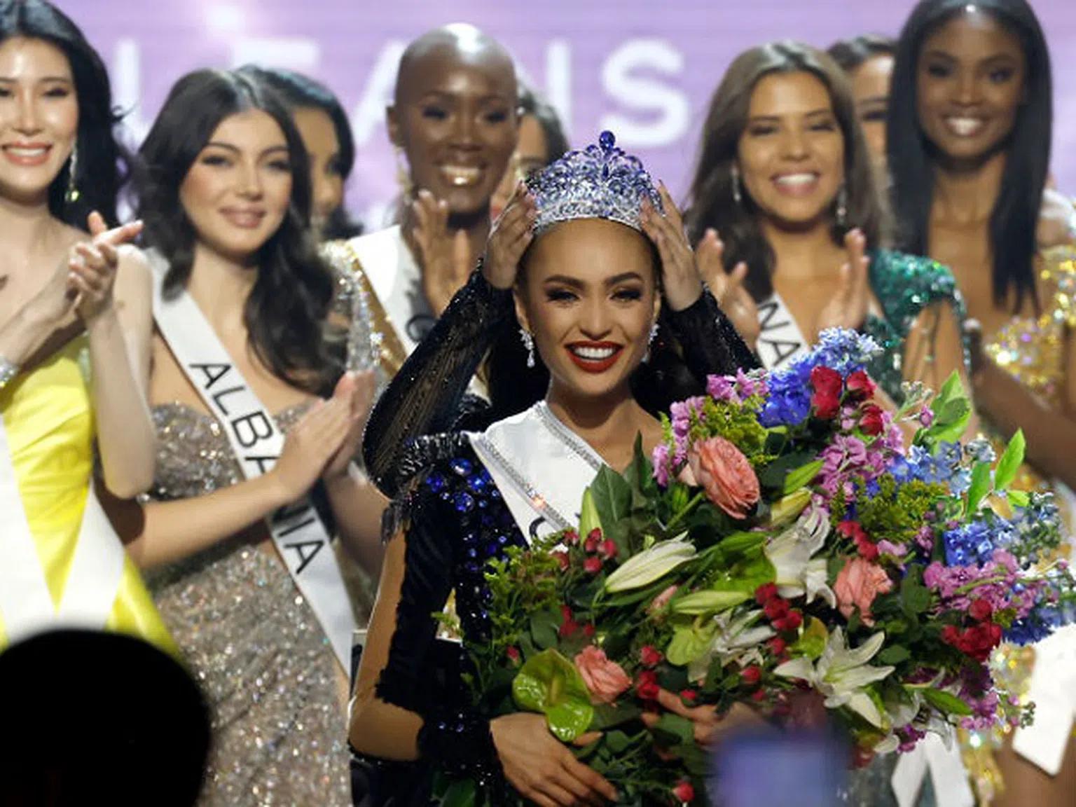 Американка от филипински произход е новата Мис Вселена (снимки и видео)