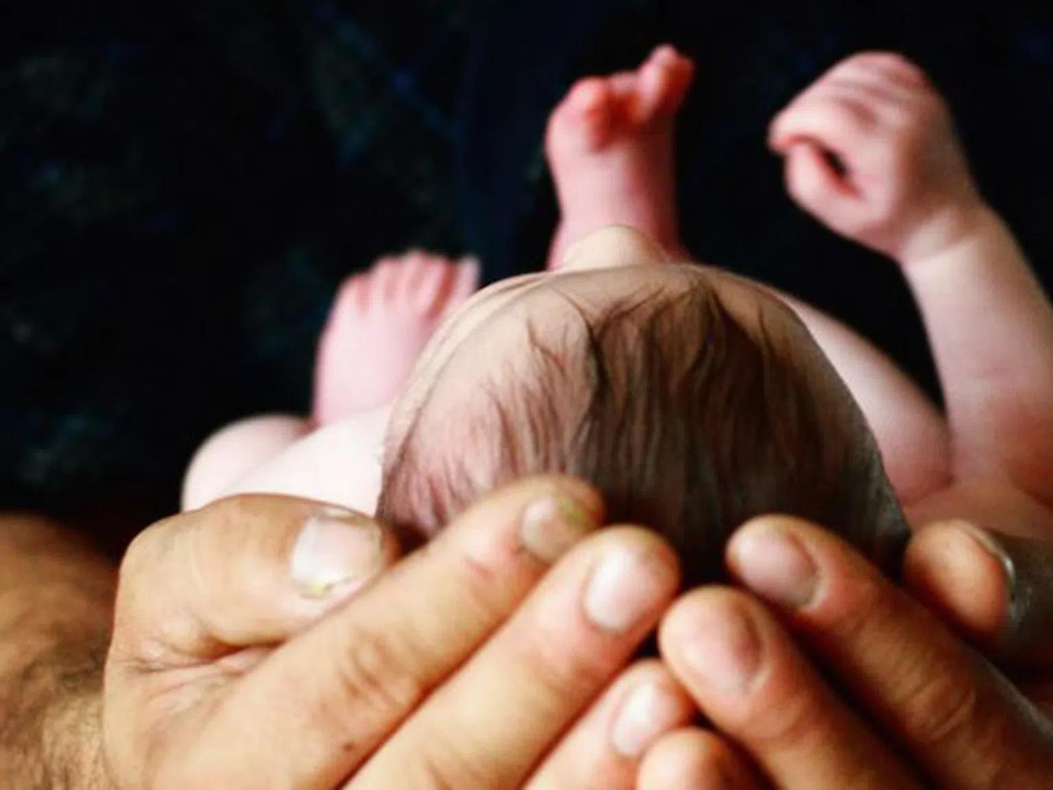 Адвокат разкри: Какво се случва с разменените бебета, които вече са при биологичните си родители